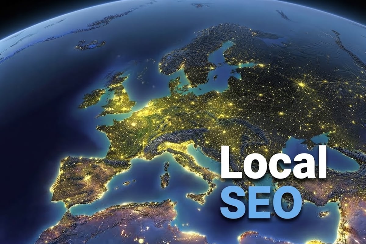 Європа вночі з космосу, вогні міст, підпис: локальне SEO